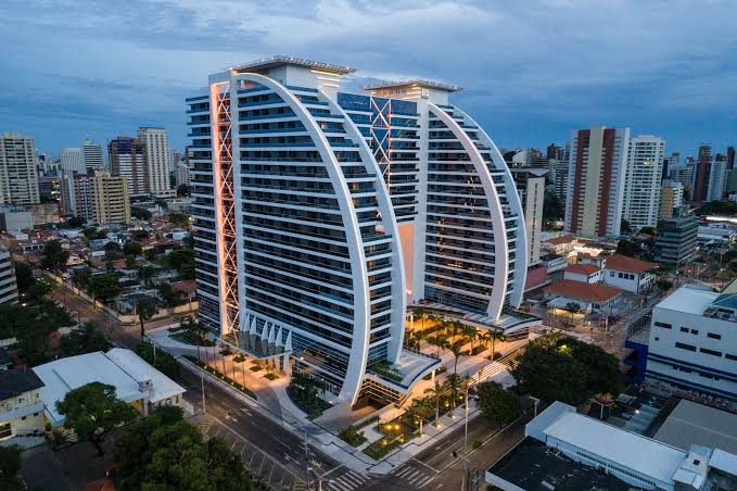 BS Design Corporate Towers, em Fortaleza, onde fica o consultório do Dr. Glauber Meira